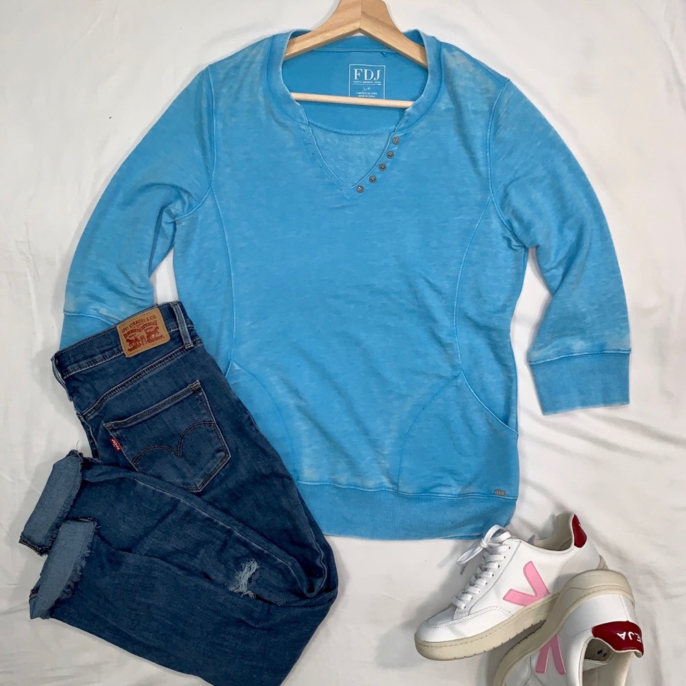 Vintage v-neck knit top. French Dressing Jeans FDJ